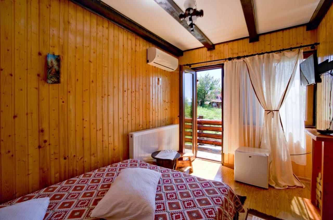 Hotel Pensiunea La Maria Poenari Esterno foto