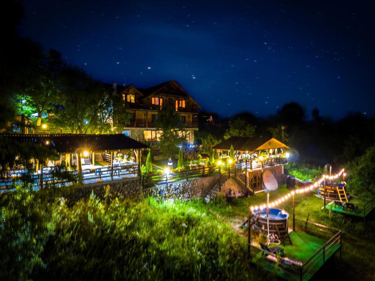 Hotel Pensiunea La Maria Poenari Esterno foto