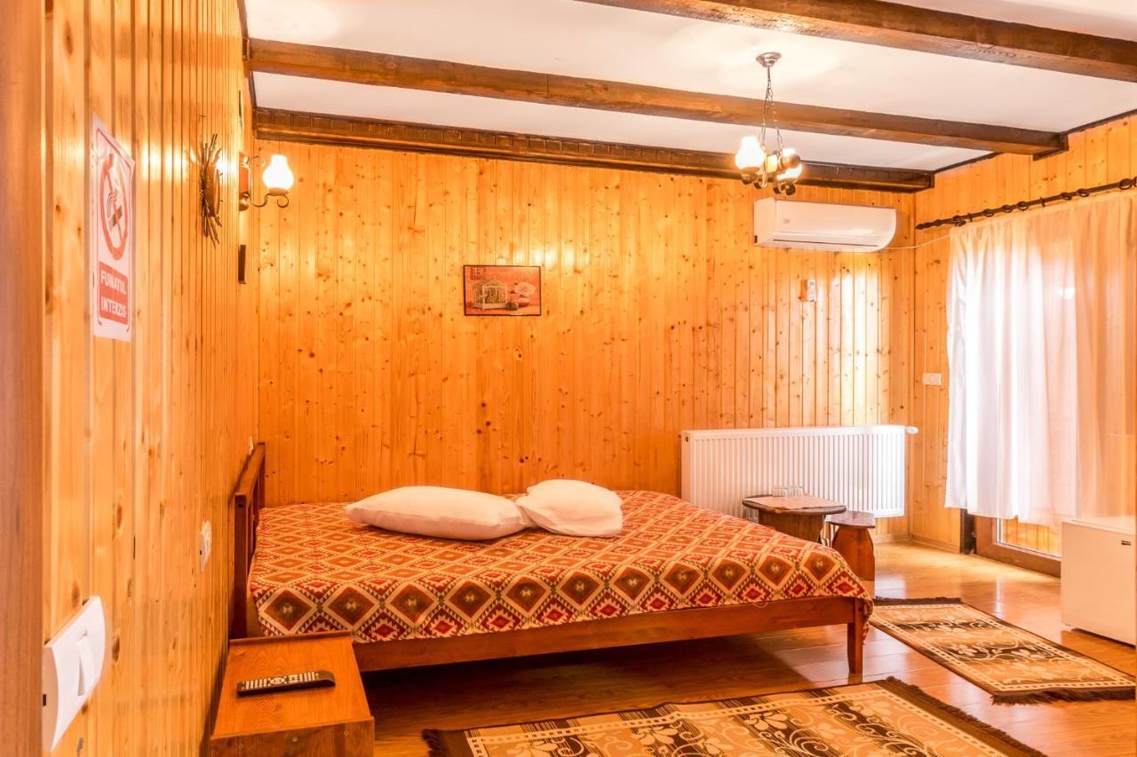 Hotel Pensiunea La Maria Poenari Esterno foto