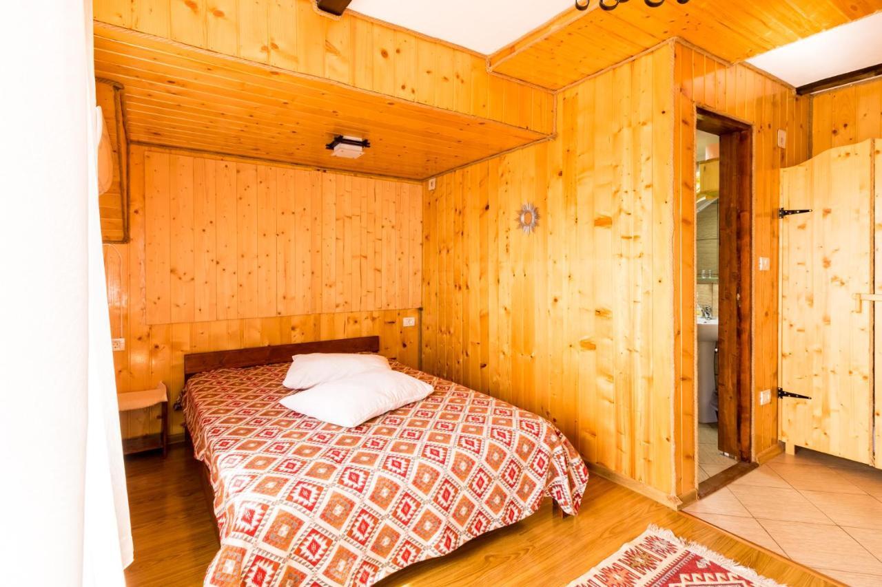 Hotel Pensiunea La Maria Poenari Esterno foto
