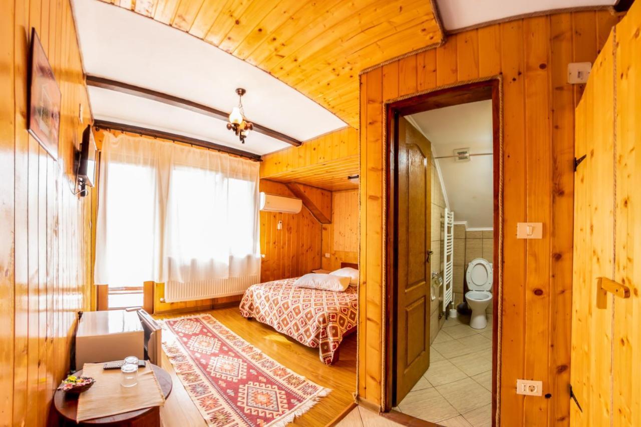 Hotel Pensiunea La Maria Poenari Esterno foto