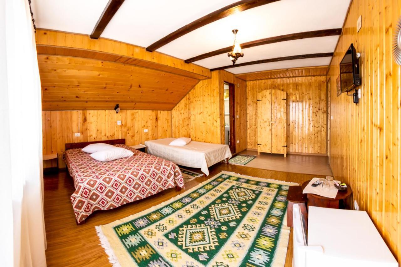 Hotel Pensiunea La Maria Poenari Esterno foto