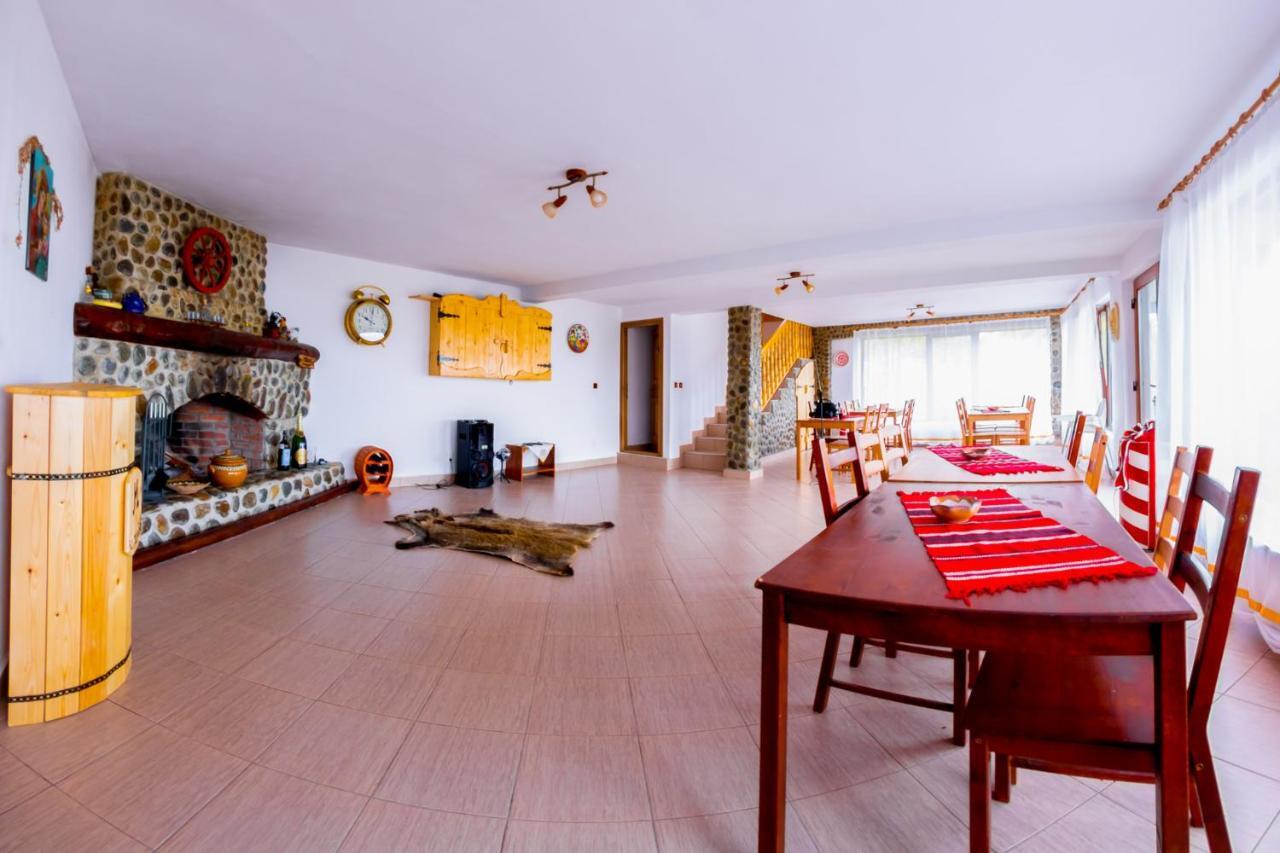 Hotel Pensiunea La Maria Poenari Esterno foto